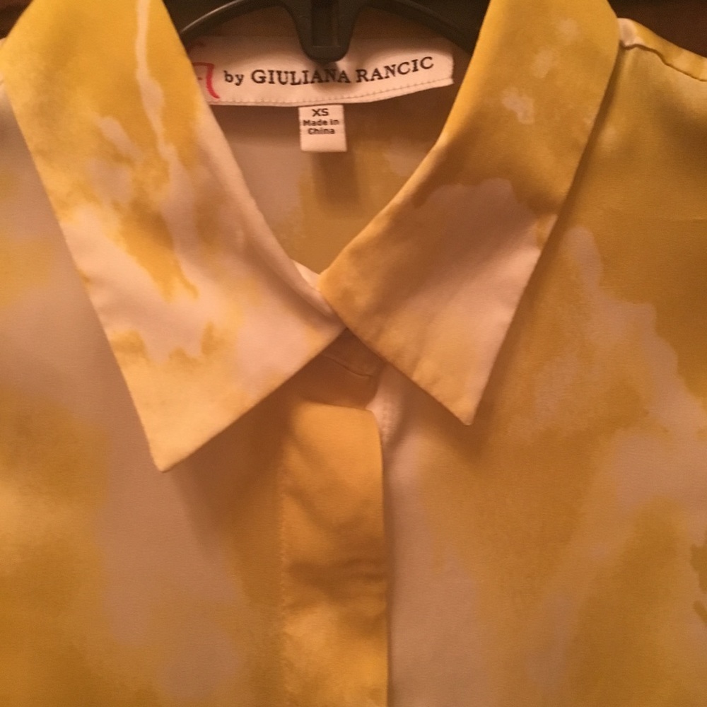 Button down blouse - Picture 2 of 3